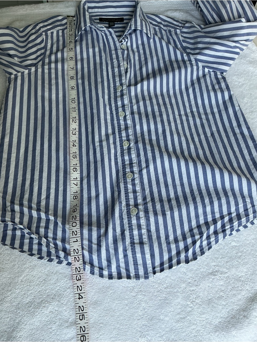 Banana Republic Blue and White Vertical Stripe Button-Down Shirt - Picture 8 of 9